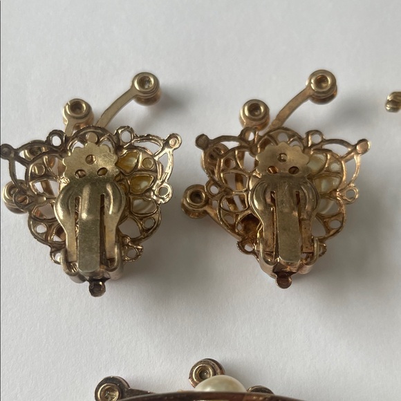 Sarah Coventry Gold and Pearl Brooch Set - Picture 8 of 8